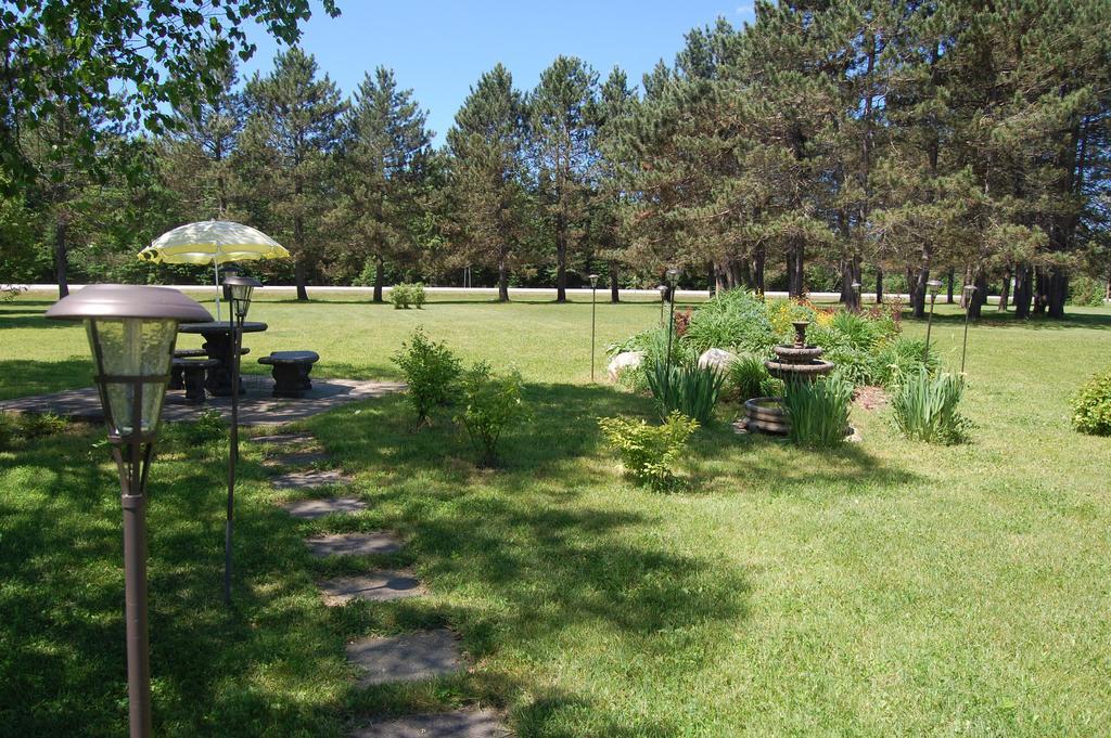 Auberge Godard Nominingue Exterior photo